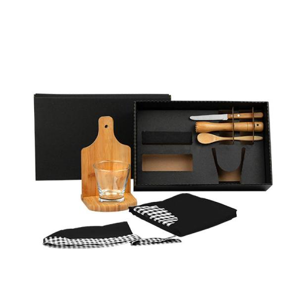 KIT CAIPIRINHA EM BAMBU / MADEIRA COM AVENTAL E BANDANA 8 PÇS - 4Unik