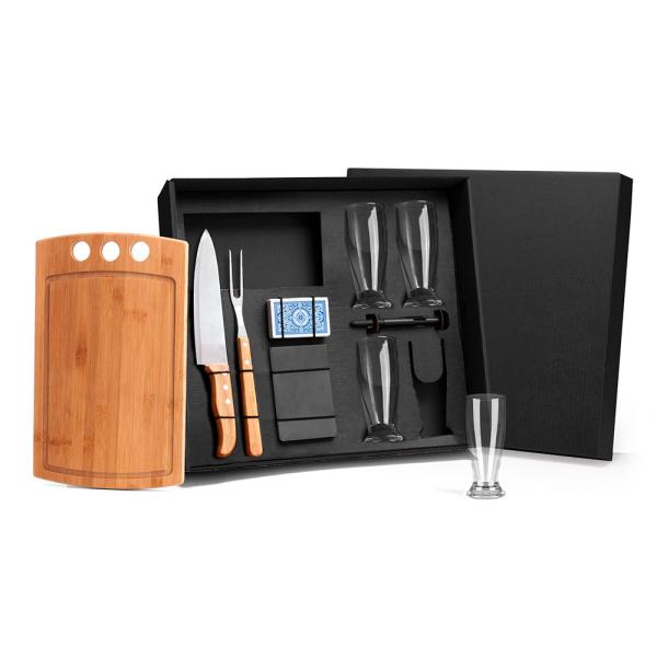 KIT CHURRASCO, CERVEJA E BARALHO - 4Unik